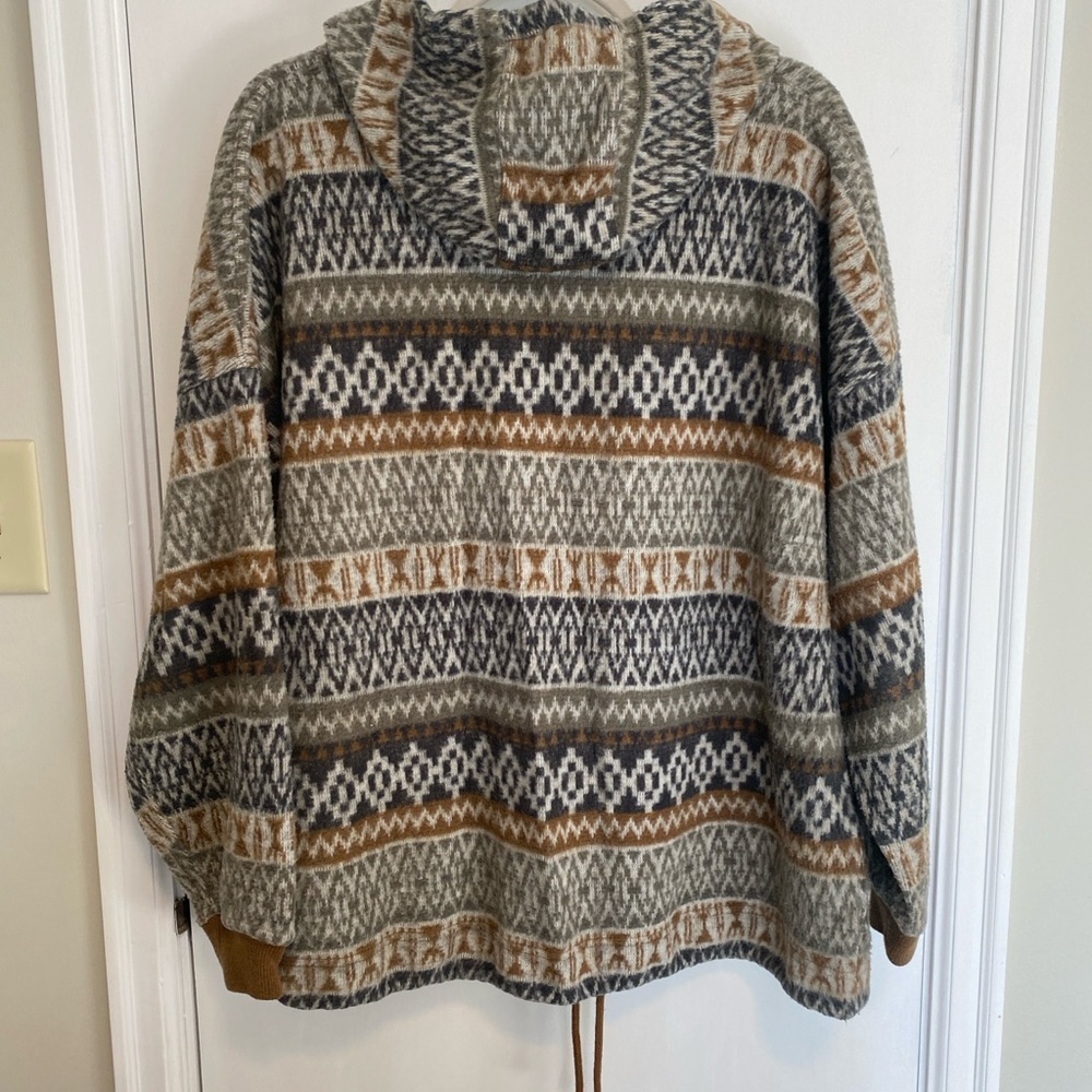 French Country Express Aztec Hooded Pullover - Picture 3 of 6